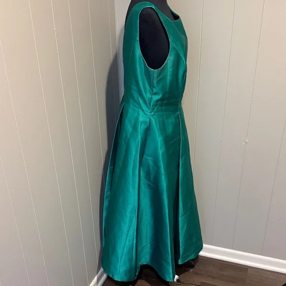 B36 Adrianna Papell Women’s Plus 16 Green Satin Sleeveless A-Line Maxi Dress - Picture 3 of 16